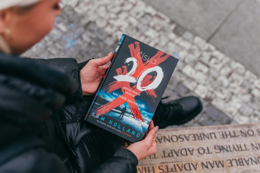 Sam Holland – Číslo 20, Foto: LUXOR