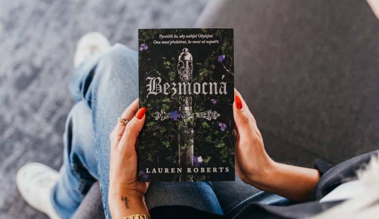 Lauren Roberts – Bezmocná, foto: Luxor