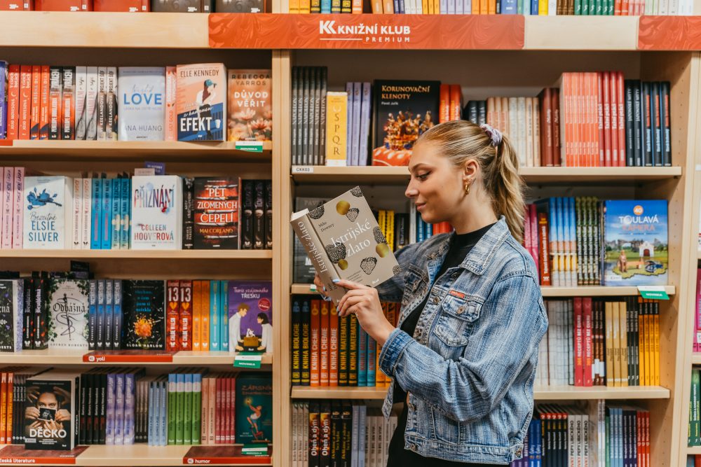 Knižní klub & Luxor