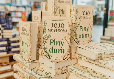 Plný dům - Jojo Moyesová Recenze