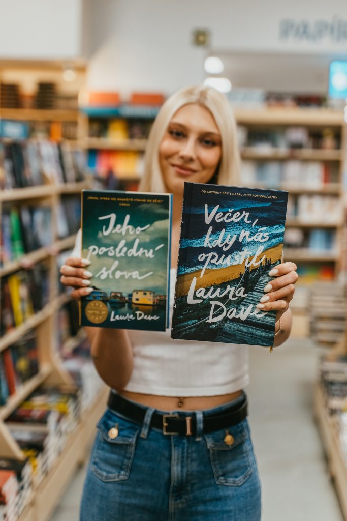 Když pravda leží hluboko pod útesem: Recenze knihy Večer, kdy nás opustil 4 20260513 Luxor 49