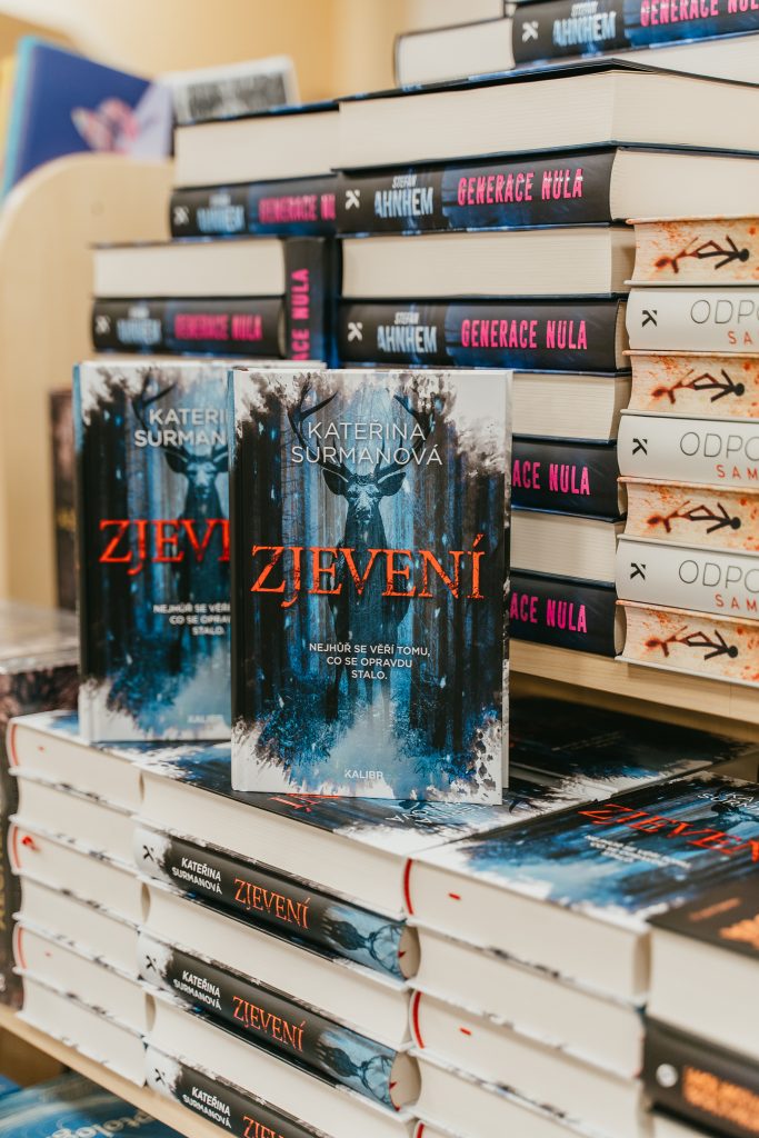 Největší zlo poznáváme ze skutečných vzpomínek: Recenze knihy Zjevení 4 20260521 Luxor 5