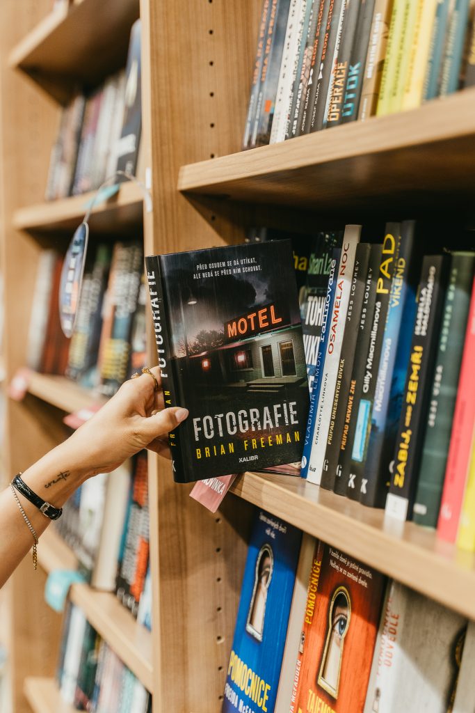 Ukryté stopy minulosti: Recenze knihy Fotografie 3 20260813 Luxor 21