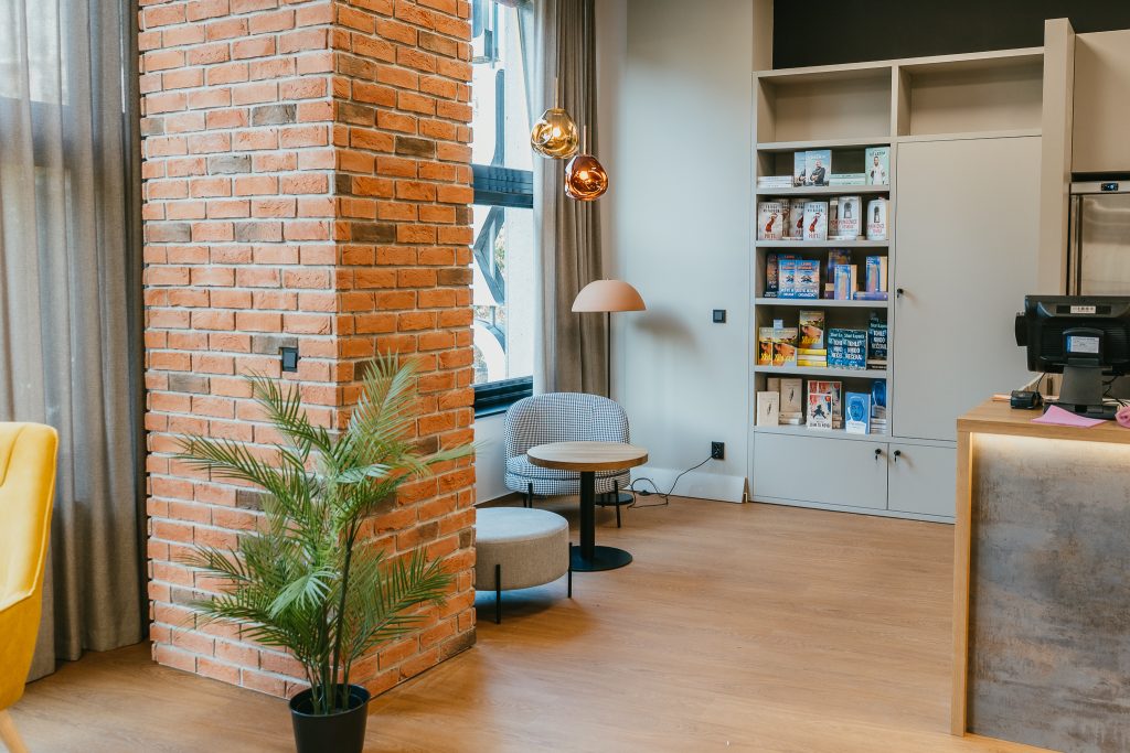 FOTOGALERIE: Palác knih Luxor vás zve do nové kavárny 11 20260915 Luxor kavarna a event space otviracka 13