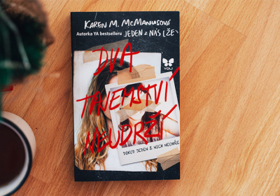 Dva tajemství neudrží recenze