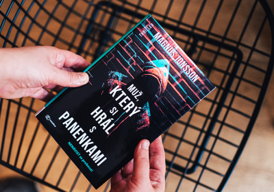 Muž s panenkami blog